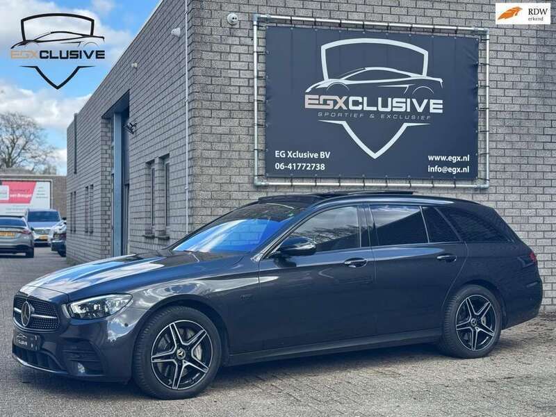 Grijs Gebruikt 2021 Mercedes E300 AMG line Stationwagen | € 37.895 (Iets duurder) - Afbeelding 1/4