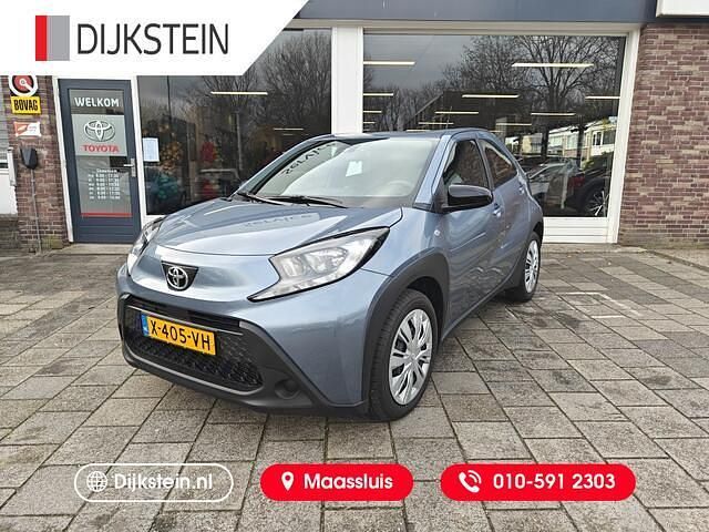 Grijs Occasion 2024 Toyota Aygo X Play SUV | € 18.450 (Eerlijke prijs) - Afbeelding 1/4