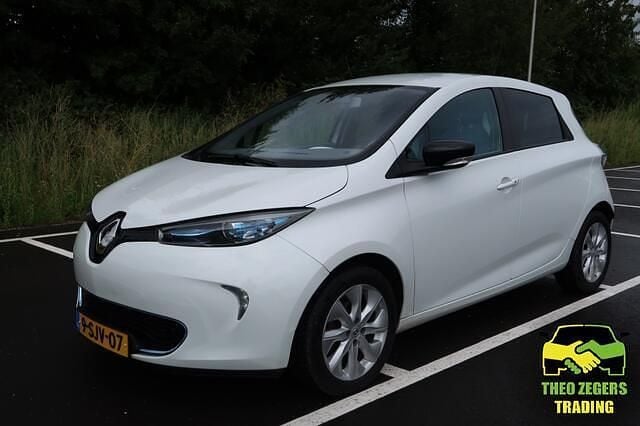 Wit Gebruikt 2013 Renault Zoe Zen Hatchback | € 4.977 (Eerlijke prijs) - Afbeelding 1/4
