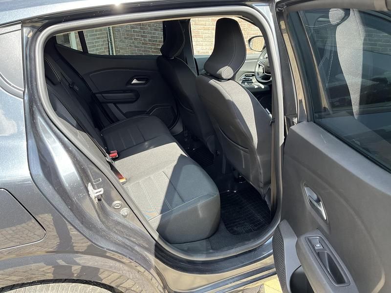 Occasion Dacia Sandero Essentiel 93 PK (68 kW) 2021 Grijs Hatchback