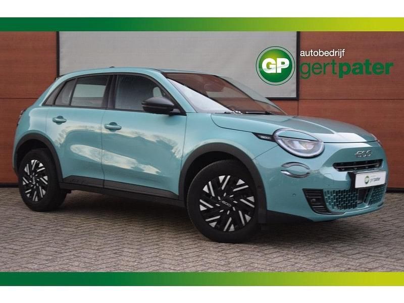 Occasion Fiat 600 Urban 101 PK (74 kW) 2024 Groen (metallic) SUV