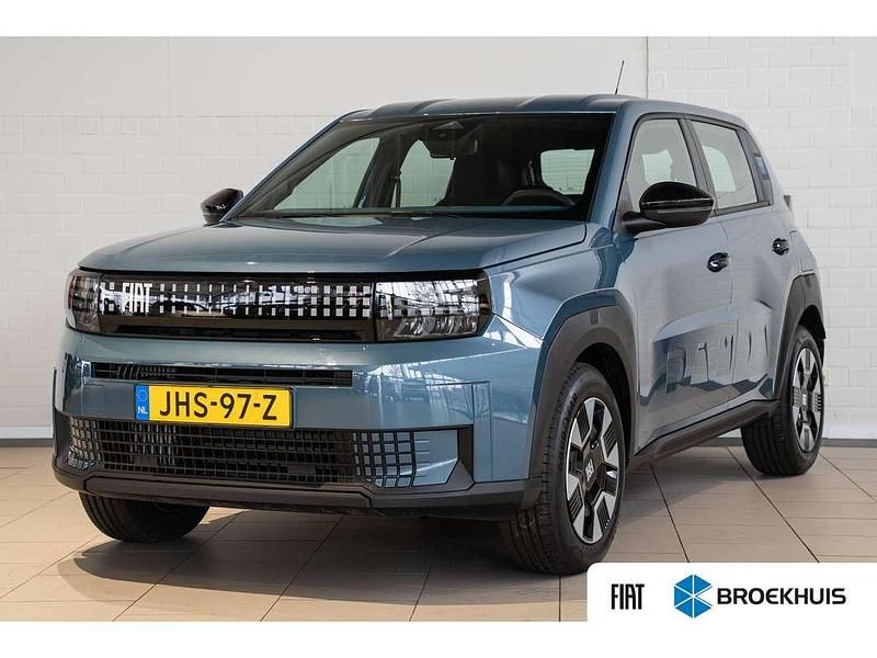 Blauw Nieuw 2025 Fiat Grande Panda Icon Hatchback | € 21.995 (Super prijs) - Afbeelding 1/4