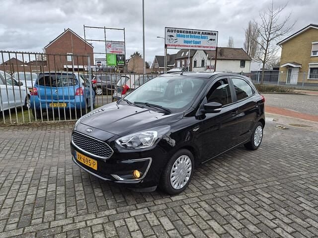 Zwart Occasion 2019 Ford Ka Plus Trend Hatchback | € 7.950 (Eerlijke prijs) - Afbeelding 1/4