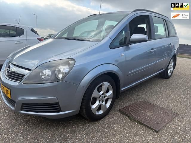 Grijs Gebruikt 2005 Opel Zafira Enjoy MPV | € 2.499 (Eerlijke prijs) - Afbeelding 1/4