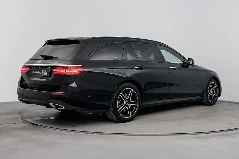 Occasion Mercedes E300 Business 320 PK (235 kW) 2022 Zwart Stationwagen