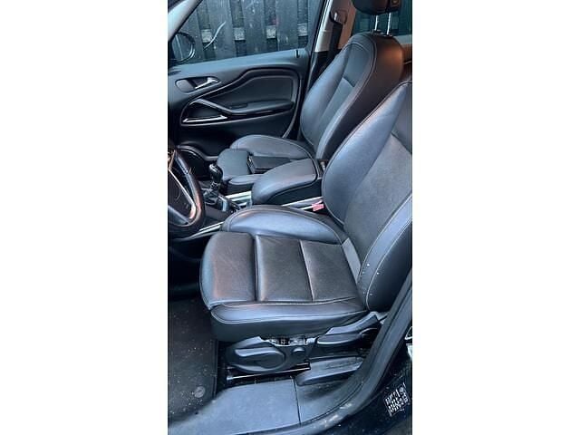 Occasion Opel Zafira Tourer 136 PK (100 kW) 2016 Zwart (metallic) MPV