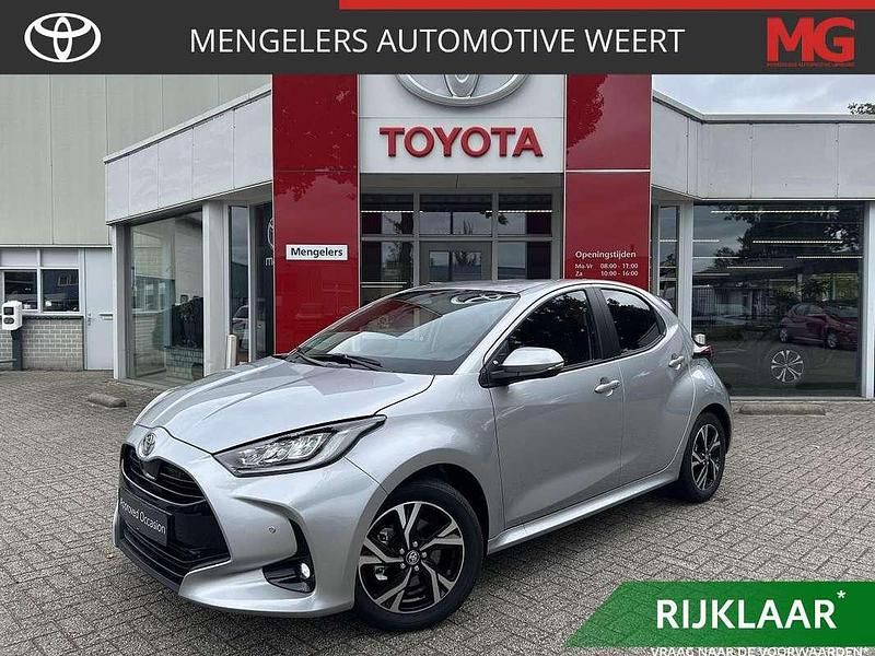 Grijs Nieuw 2025 Toyota Yaris Hybrid Comfort Hatchback | € 27.700 (Eerlijke prijs) - Afbeelding 1/4