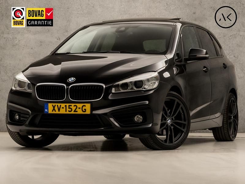 Zwart Gebruikt 2016 BMW 218 Sport Line Stationwagen | € 14.245 (Eerlijke prijs) - Afbeelding 1/4