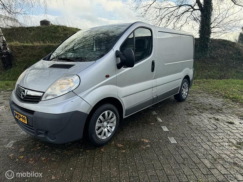 Gebruikt 2012 Opel Vivaro Van | € 5.250 - Afbeelding 1/4