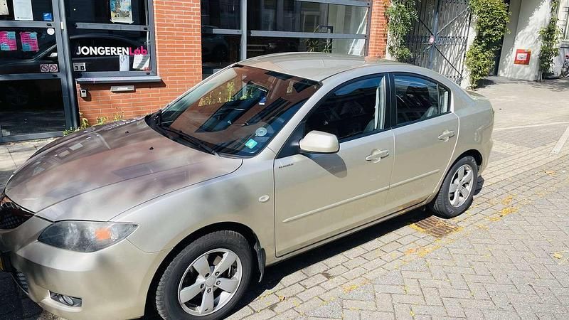 Gebruikt 2007 Mazda 3 Comfort Sedan | € 2.000 (Eerlijke prijs) - Afbeelding 1/4
