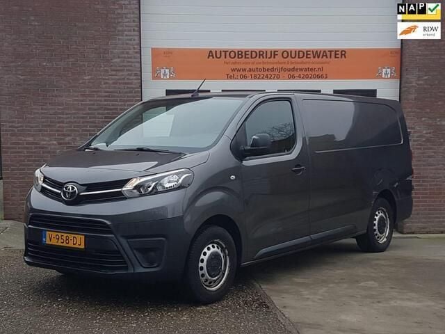 Grijs Occasion 2017 Toyota Proace Comfort MPV | € 4.499 (Super prijs) - Afbeelding 1/4