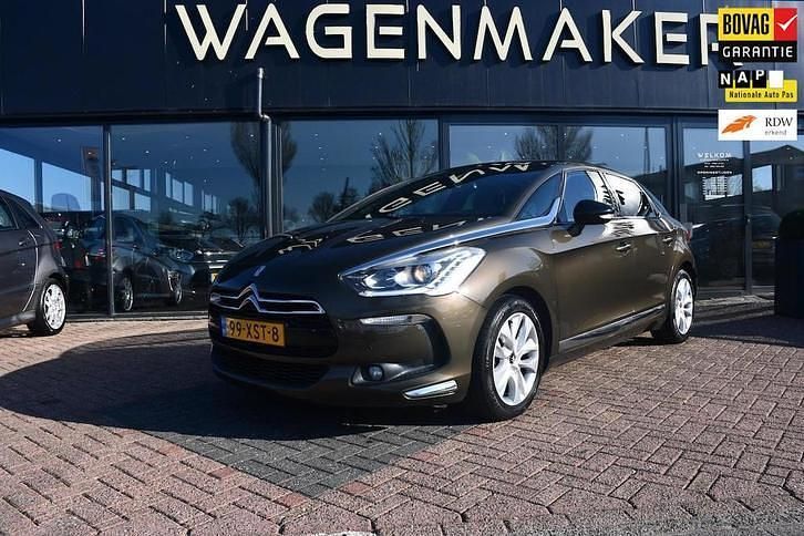 Occasion Citroën DS5 So Chic 156 PK (114 kW) 2012 Bruin (metallic) Hatchback