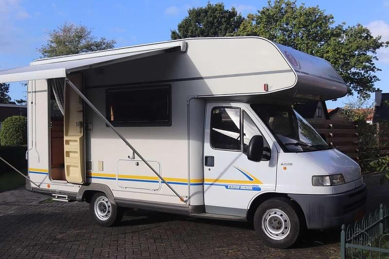 Wit Gebruikt 1999 Fiat 130 Hatchback | € 14.000 - Afbeelding 1/4