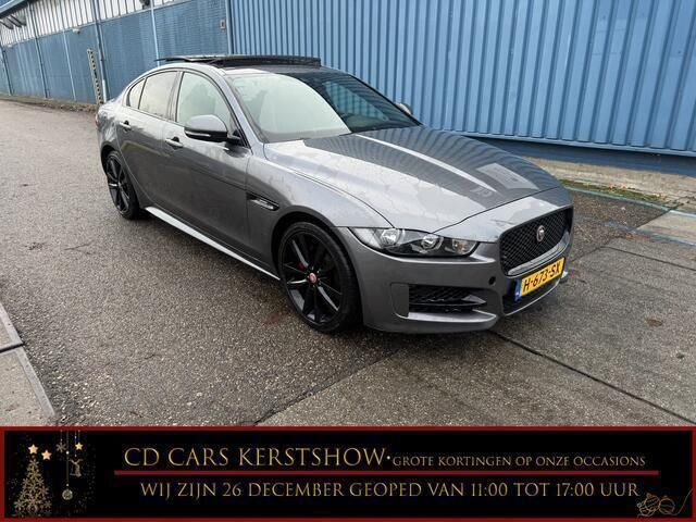 Grijs Gebruikt 2016 Jaguar XE Portfolio Sedan | € 5.950 - Afbeelding 1/4