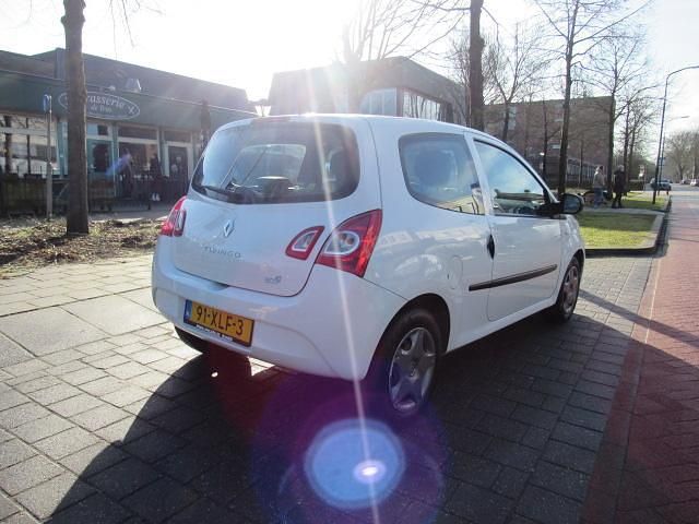 Occasion Renault Twingo Authentique 75 PK (55 kW) 2012 Wit Hatchback