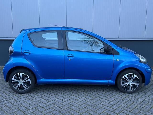 Occasion Toyota Aygo Comfort 68 PK (50 kW) 2011 Blauw Hatchback