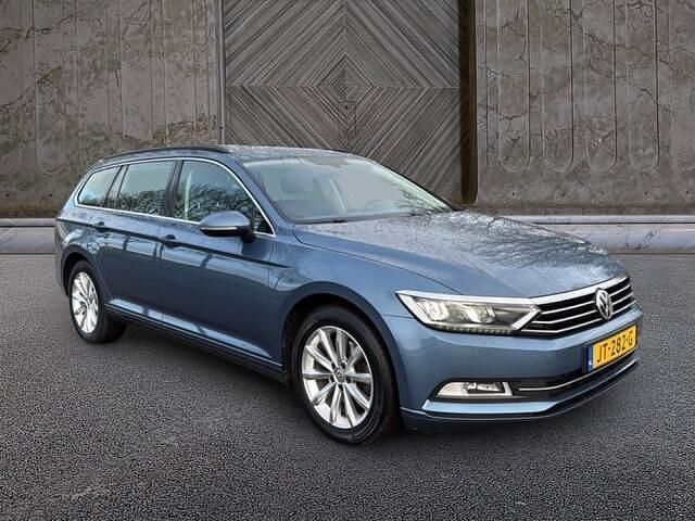 Occasion VW Passat Comfortline 120 PK (88 kW) 2016 Blauw (metallic) Stationwagen