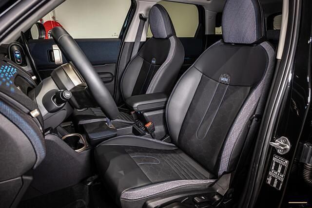 Occasion Mini Countryman Favoured 170 PK (125 kW) 2024 Zwart SUV