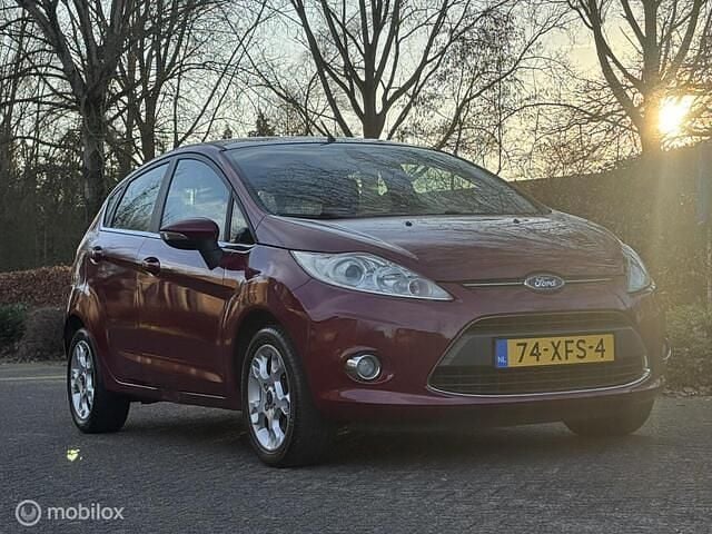 Occasion Ford Fiesta Titanium 60 PK (44 kW) 2012 Rood Hatchback