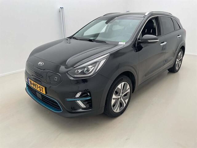 Zwart Gebruikt 2020 Kia e-Niro 3 SUV | € 18.400 (Eerlijke prijs) - Afbeelding 1/4