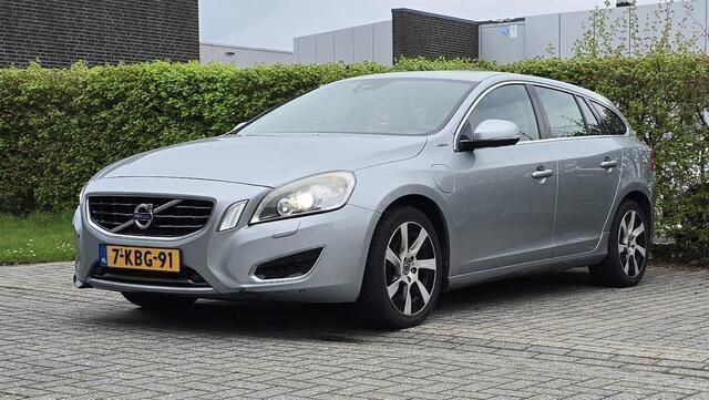 Grijs Gebruikt 2013 Volvo V60 Summum Stationwagen | € 5.999 (Eerlijke prijs) - Afbeelding 1/4