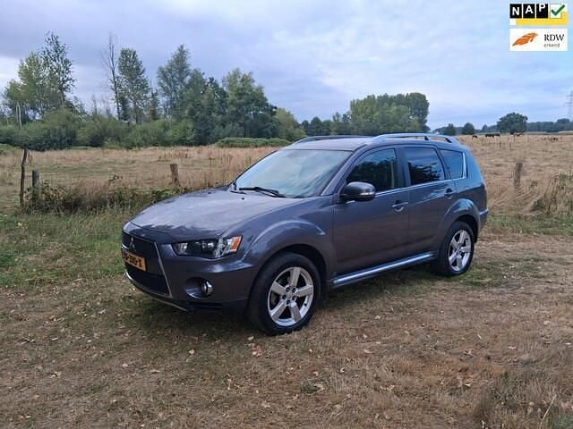 Grijs Gebruikt 2010 Mitsubishi Outlander Edition SUV | € 4.990 (Super prijs) - Afbeelding 1/4
