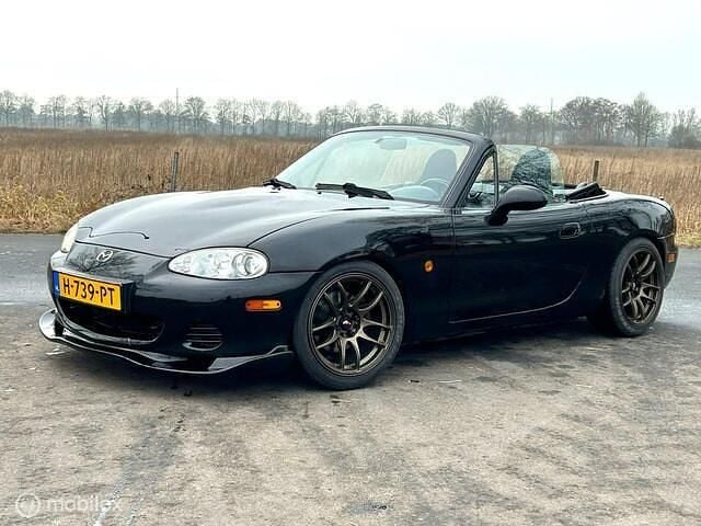Zwart Occasion 2002 Mazda MX5 Cabriolet | € 6.500 (Goede deal) - Afbeelding 1/4