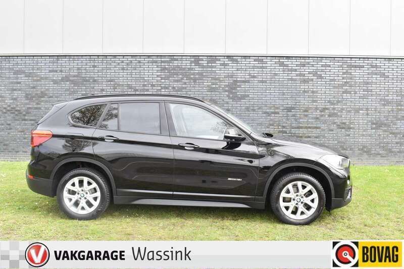 Zwart Gebruikt 2015 BMW X1 SUV | € 12.440 (Duur) - Afbeelding 1/4
