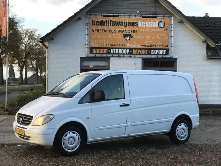 Wit Occasion 2006 Mercedes Vito Van | € 3.600 (Super prijs) - Afbeelding 1/4