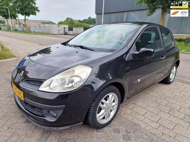 Zwart Gebruikt 2007 Renault Clio II Dynamique Hatchback | € 1.299 (Eerlijke prijs) - Afbeelding 1/4