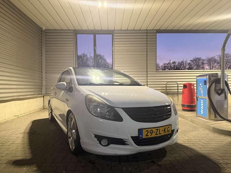 Occasion Opel Corsa Cosmo 90 PK (66 kW) 2008 Wit MPV