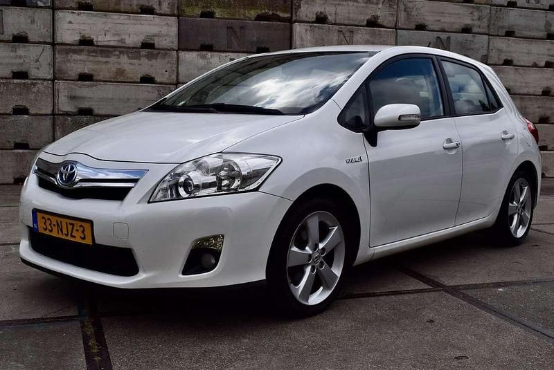 Wit Gebruikt 2010 Toyota Auris Hybrid Hatchback | € 4.495 (Eerlijke prijs) - Afbeelding 1/4