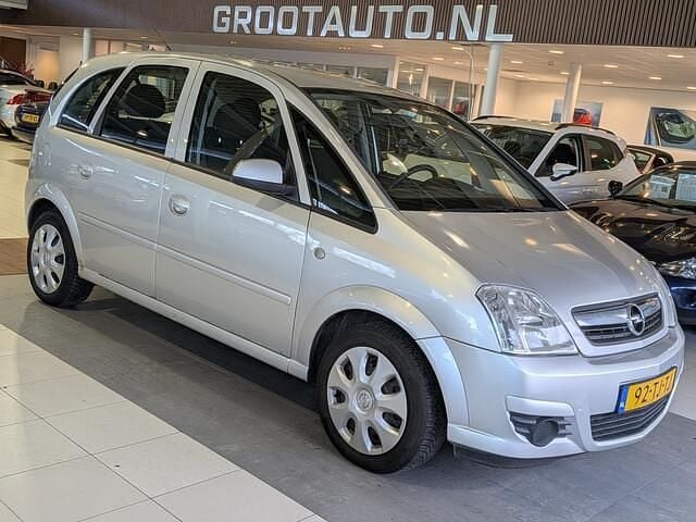 Grijs Gebruikt 2006 Opel Meriva Enjoy MPV | € 1.944 (Eerlijke prijs) - Afbeelding 1/4