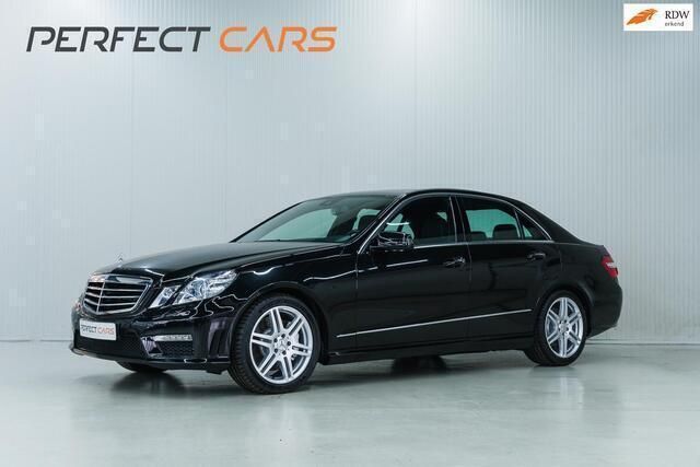 Zwart Gebruikt 2009 Mercedes E500 Avantgarde Sedan | € 27.500 - Afbeelding 1/4