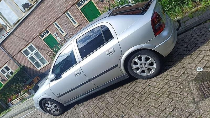 Zilver Gebruikt 2003 Opel Astra Njoy Hatchback | € 1.500 (Goede deal) - Afbeelding 1/4