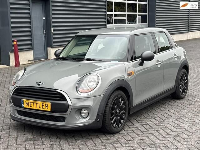 Grijs Gebruikt 2016 Mini ONE Business Hatchback | € 6.450 (Goede deal) - Afbeelding 1/4