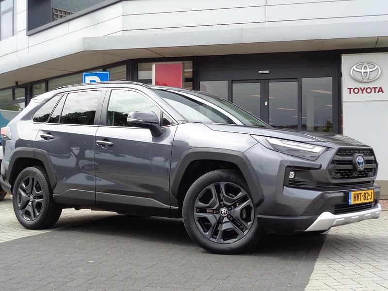 Grijs Gebruikt 2023 Toyota RAV4 Hybrid SUV | € 42.950 (Eerlijke prijs) - Afbeelding 1/4