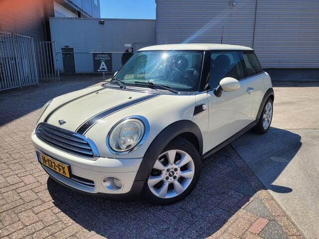 Wit Gebruikt 2008 Mini ONE Salt Hatchback | € 3.500 (Iets duurder) - Afbeelding 1/4