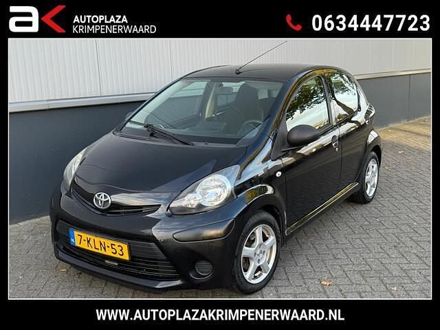 Zwart Gebruikt 2013 Toyota Aygo Comfort Hatchback | € 3.999 (Eerlijke prijs) - Afbeelding 1/4