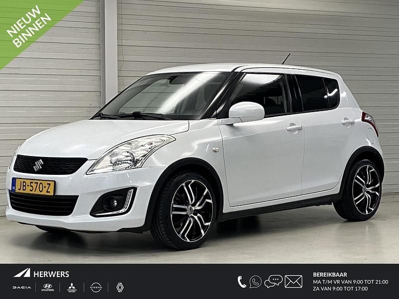 Wit Gebruikt 2015 Suzuki Swift Hatchback | € 8.985 (Eerlijke prijs) - Afbeelding 1/4