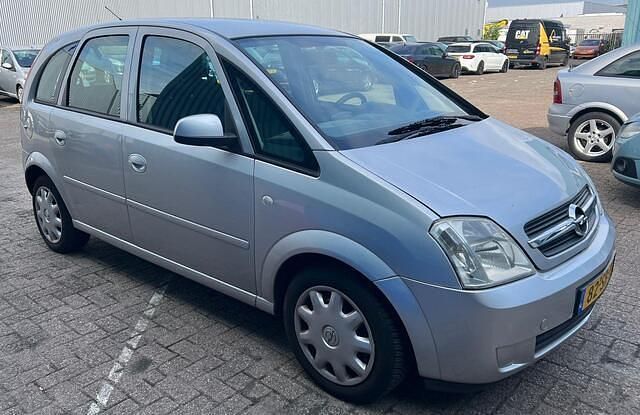 Grijs Gebruikt 2005 Opel Meriva Enjoy MPV | € 1.950 - Afbeelding 1/4