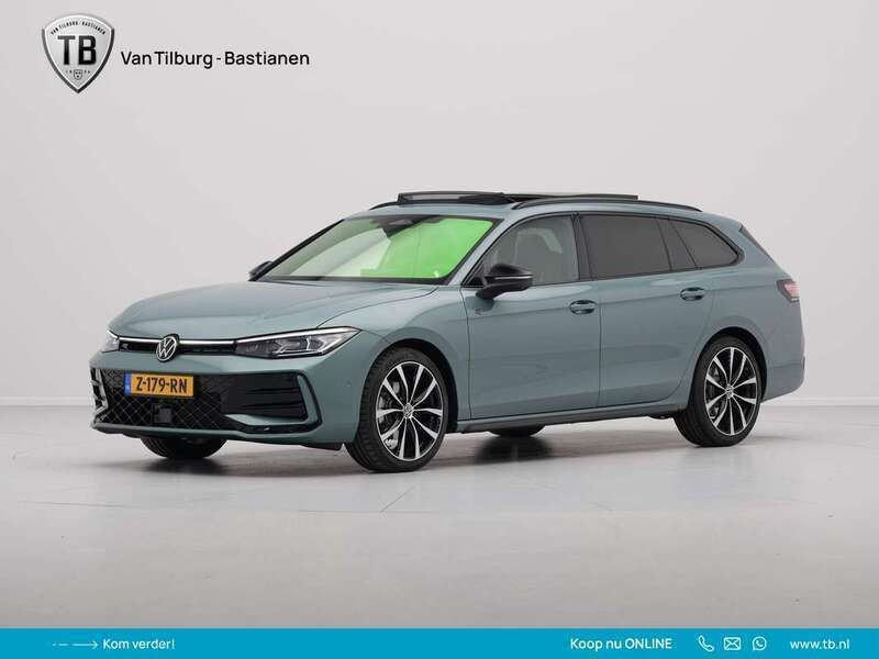 Groen, metallic lak Gebruikt 2024 VW Passat Business Stationwagen | € 52.735 - Afbeelding 1/4