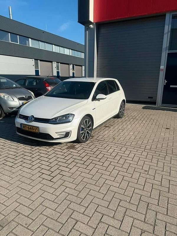 Gebruikt 2015 VW e-Golf Hatchback | € 9.000 (Super prijs) - Afbeelding 1/4