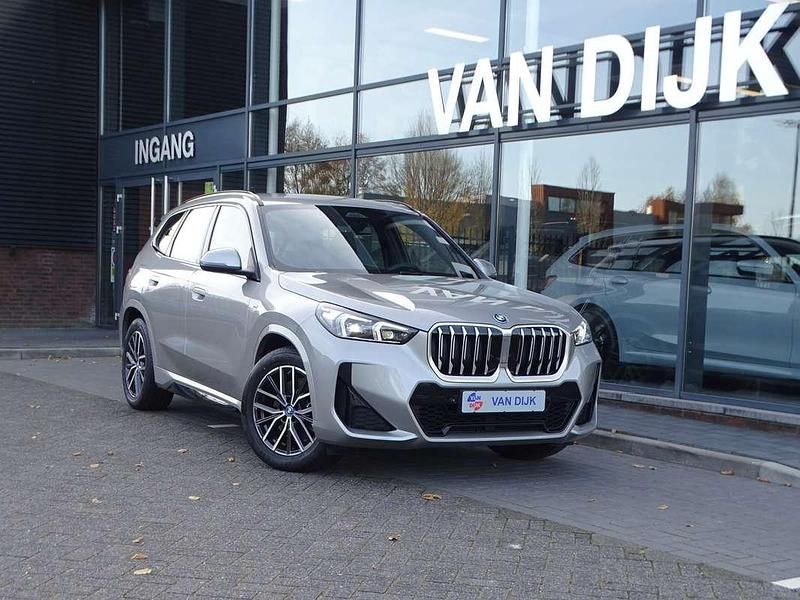 Zilver Gebruikt 2025 BMW X1 M Sport SUV | € 49.850 (Eerlijke prijs) - Afbeelding 1/4