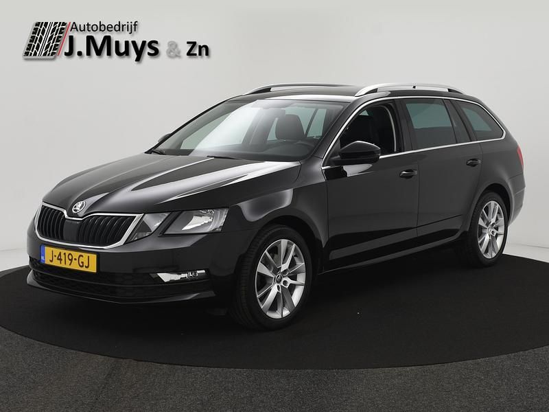 Zwart Gebruikt 2020 Skoda Octavia Business Line Stationwagen | € 19.935 (Goede deal) - Afbeelding 1/4