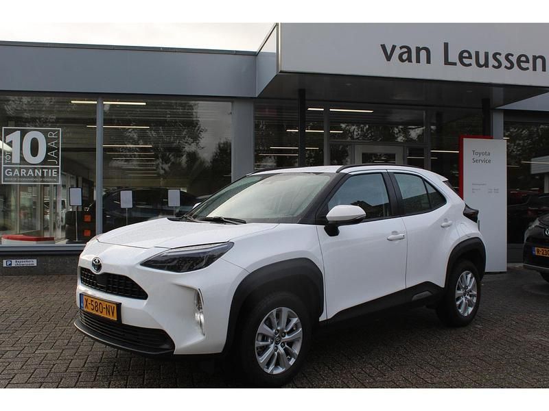 Wit Gebruikt 2024 Toyota Yaris Cross SUV | € 26.400 (Eerlijke prijs) - Afbeelding 1/4