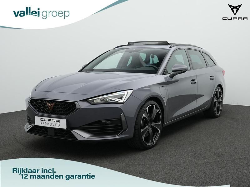 Grijs Gebruikt 2022 Cupra Leon VZ Stationwagen | € 31.900 (Duur) - Afbeelding 1/4