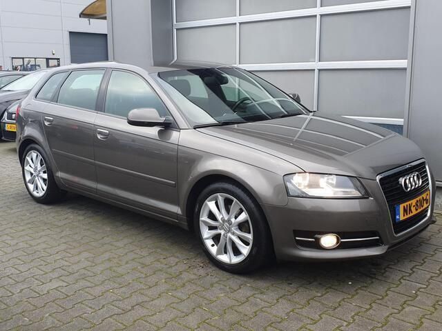 Grijs Gebruikt 2012 Audi A3 Sportback Ambition Hatchback | € 8.250 (Eerlijke prijs) - Afbeelding 1/4