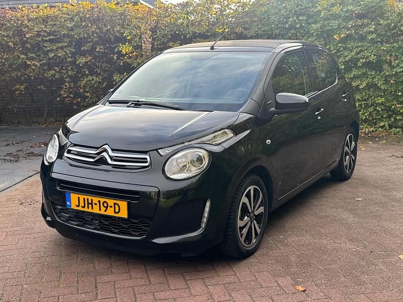 Zwart (metallic) Gebruikt 2019 Citroën C1 Shine Hatchback | € 9.450 (Goede deal) - Afbeelding 1/4