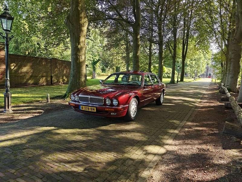 Rood Gebruikt 1996 Daimler Double Six Serie 1 Sedan | € 19.960 - Afbeelding 1/4